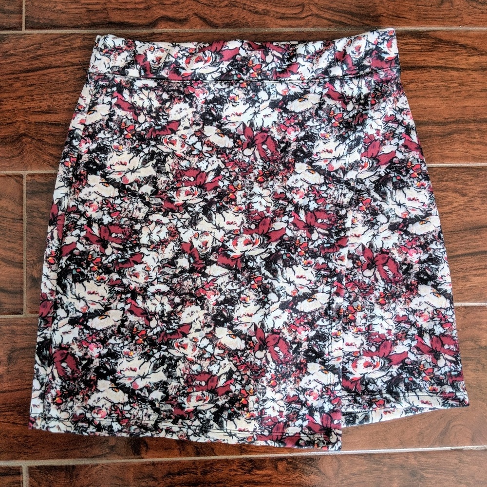 🌺Bershka | Mini Flower Skirt